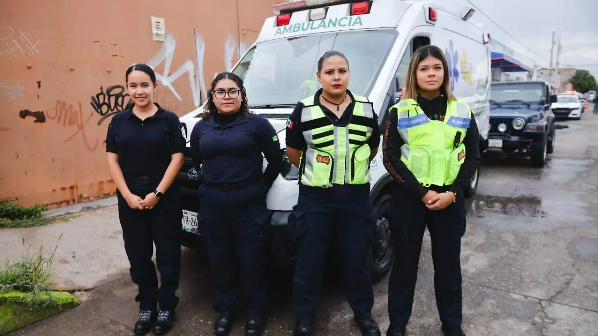 el único equipo paramédico liderado por mujeres  (3)